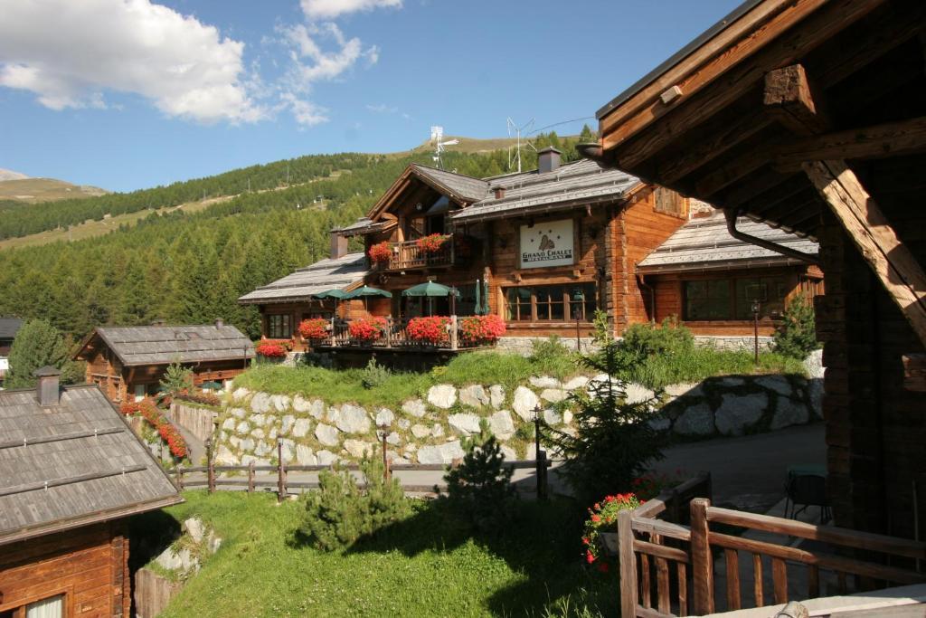 Park Village Aparthotel 3*