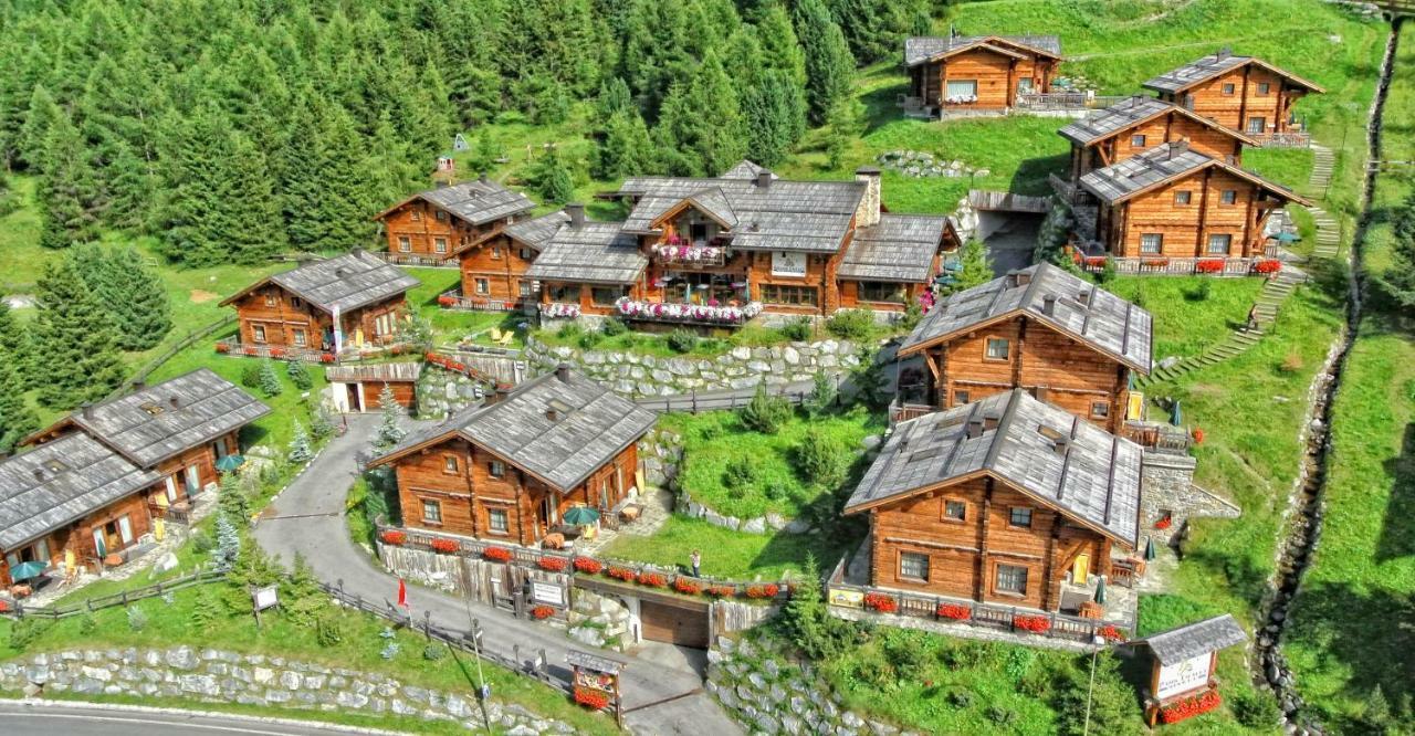 Park Village Aparthotel 3*