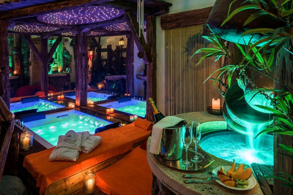 Park Village Aparthotel 3*